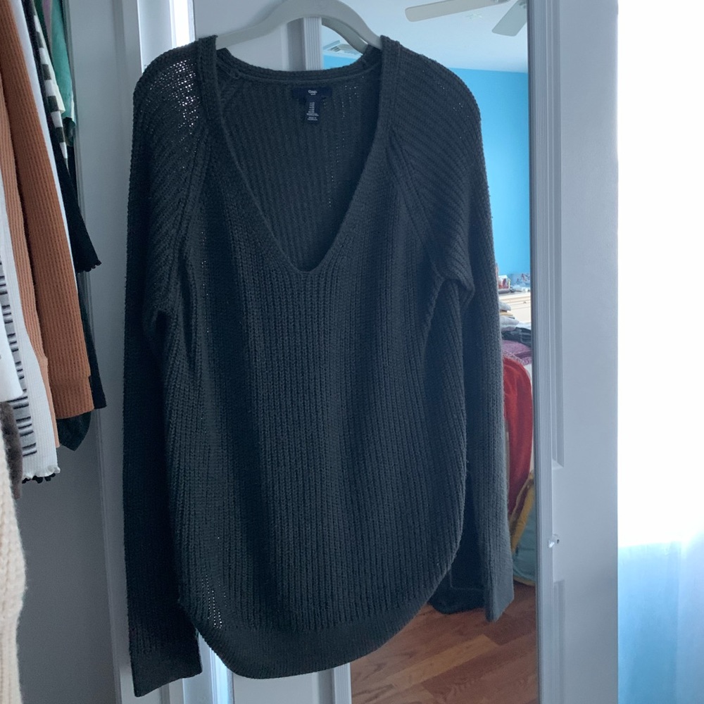 GAP Cozy V Neck Knit Sweater